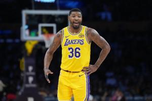 刚哥绝对功臣！斯玛特加时赛8分>火箭全队 狂砍21分4板10助5断2帽