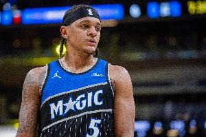 外线哑火！班凯罗半场8投仅2中拿10分4板3助 三分4中0