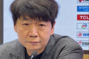克里斯被换有情绪？邱彪：没他不会打到最后 别把注意力放这上面