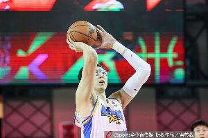 北京本赛季面对广东取得3胜0负 常规赛2-0横扫&季后赛1-0领先