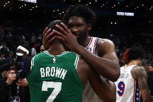 NBA官方：杰伦·布朗因抢七失利后在直播中批评裁判被罚5万美元