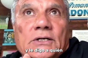 恩里克回忆：马拉多纳的大门为所有队员打开，他为我们排忧解难！相关视频